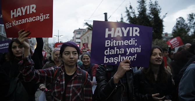 Referandum protestoları devam ediyor
