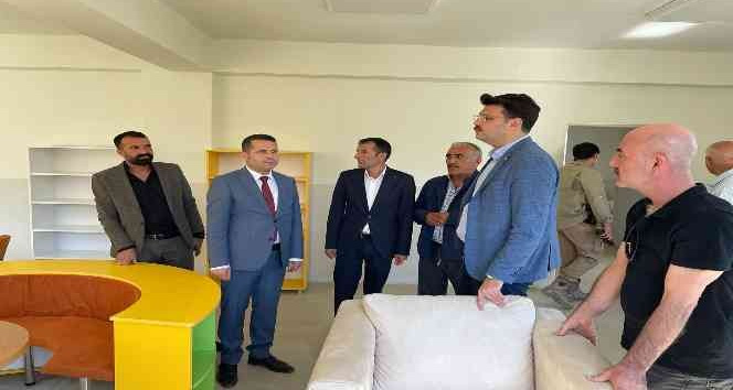 Kaymakam Kurt yapımı devam eden okulu ziyaret etti