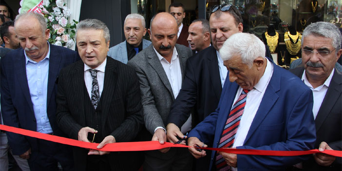 Hakkari'de Gala Gold Kuyumculuk hizmete açıldı