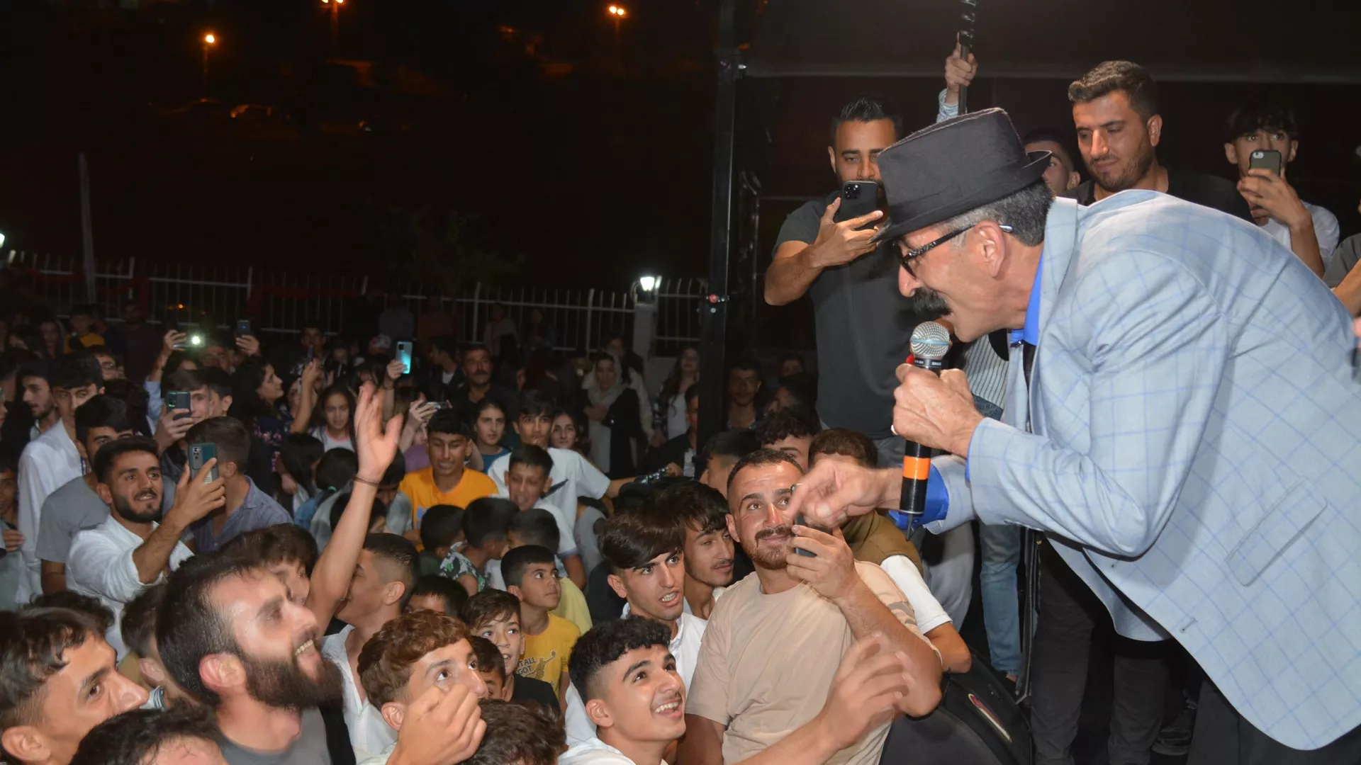 Tıvorlu İsmail: Ayağımı kırdım ama sahneden atlamaya devam edeceğim