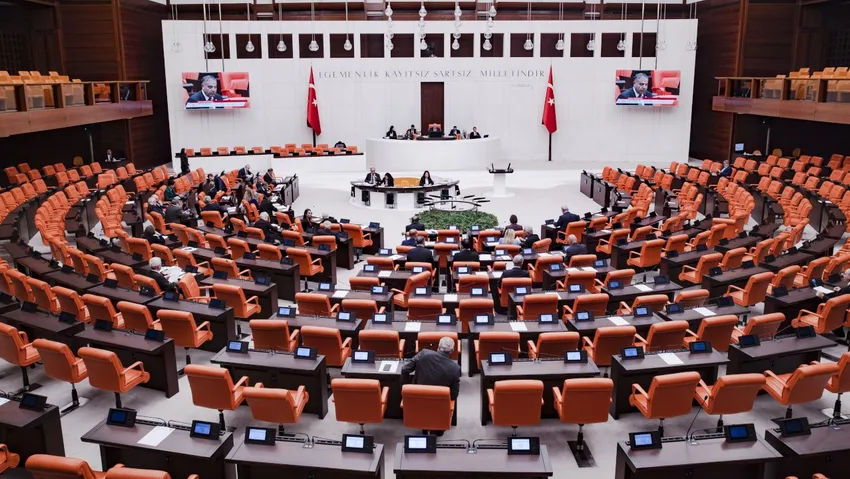 Anayasa değişikliği önerisi: Siyasi partiler nasıl tutum alacak?