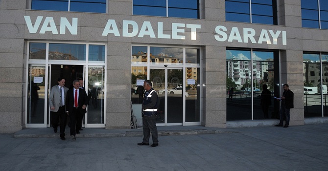 Van'da eş zamanlı operasyon: 16 gözaltı