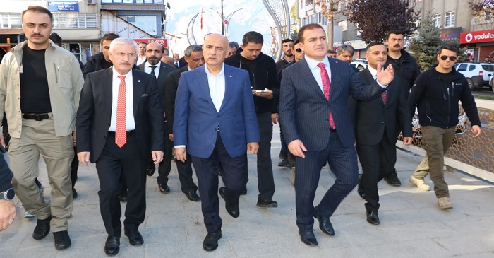 Bakan Vahit Kirişçi Hakkari'de