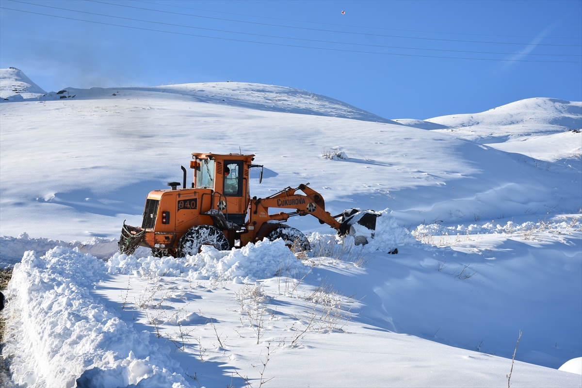 Hakkari'de 3 köy 6 mezra yolu kapalı