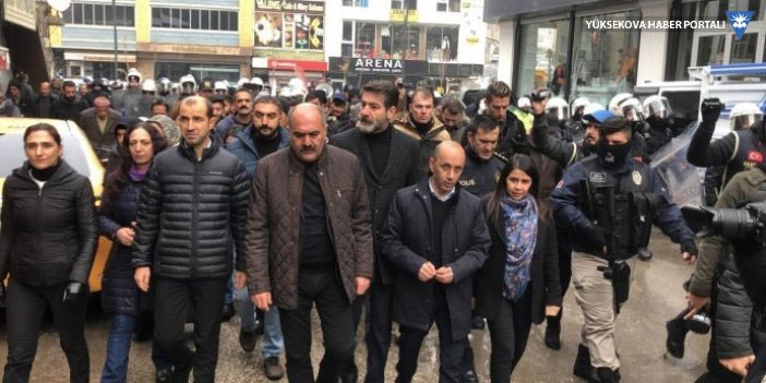 Yüksekova'da HDP ve DBP'den yürüyüş