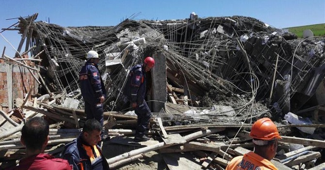 Diyarbakır'da Göçük: 1 Ölü, 2 Yaralı