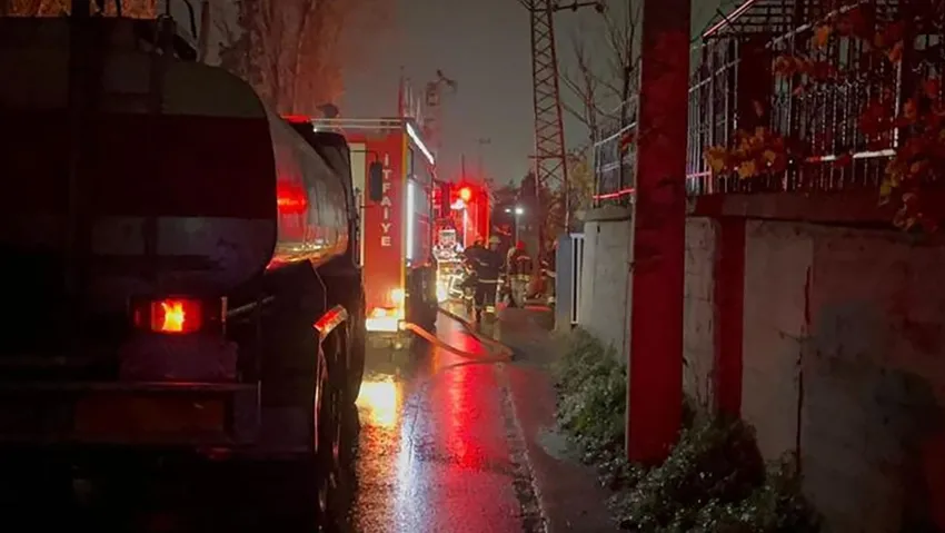 Etiket fabrikasında yangın