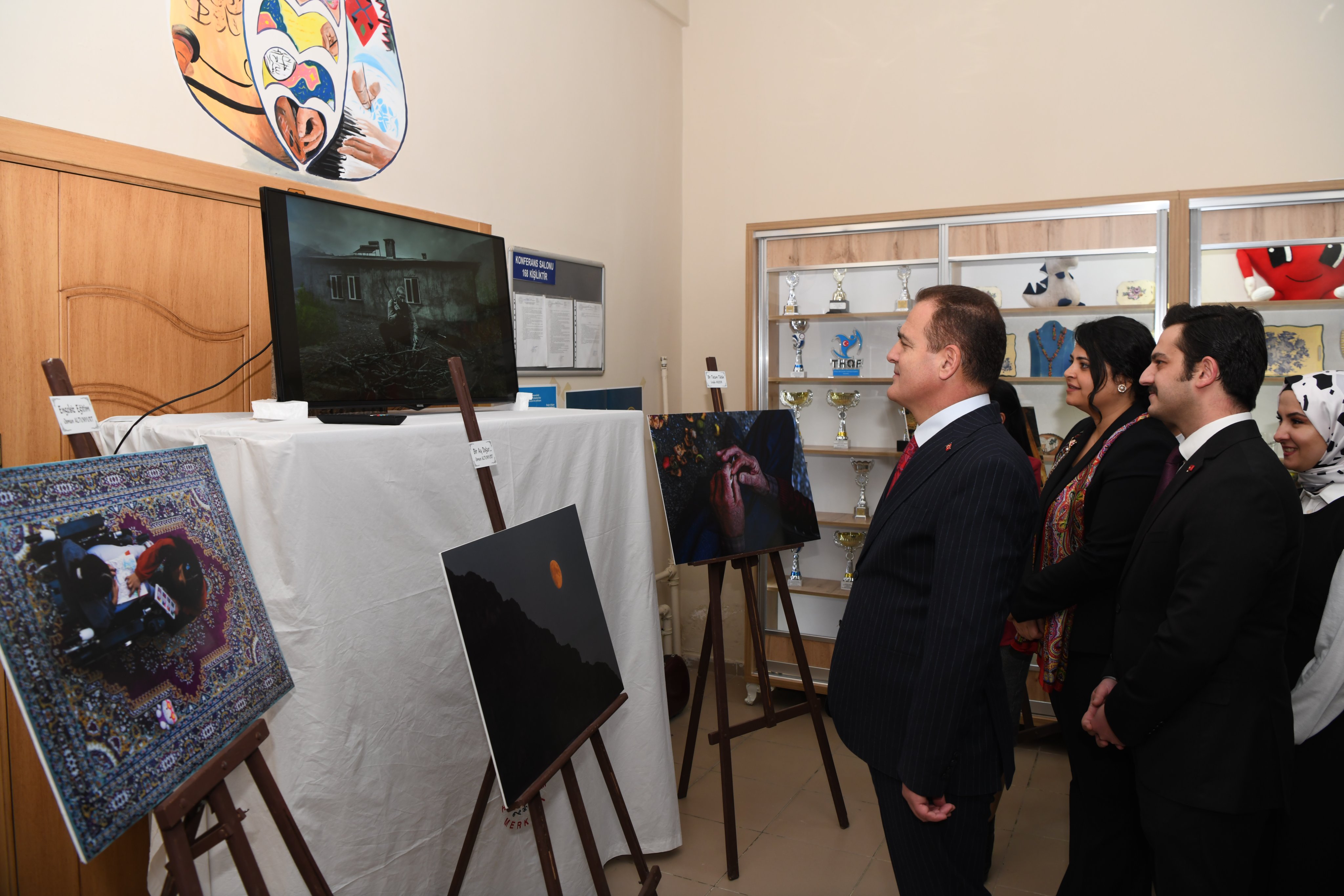 “Her karede Hakkari” sergisi açıldı