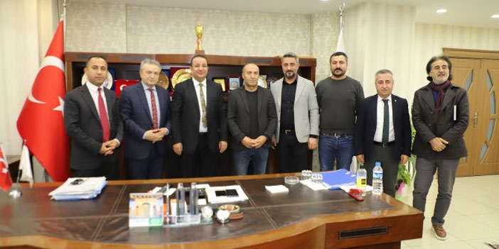 HATSO’dan genç iş insanı Ediş’e plaket