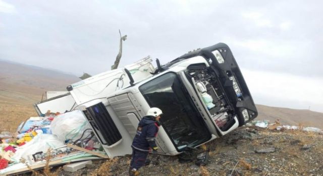 Hakkari-Van karayolunda kaza: 2 yaralı