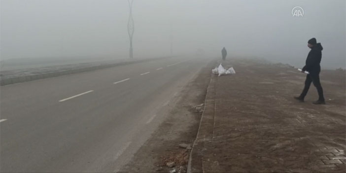 Hakkari'de sis ve soğuk hava etkili oldu