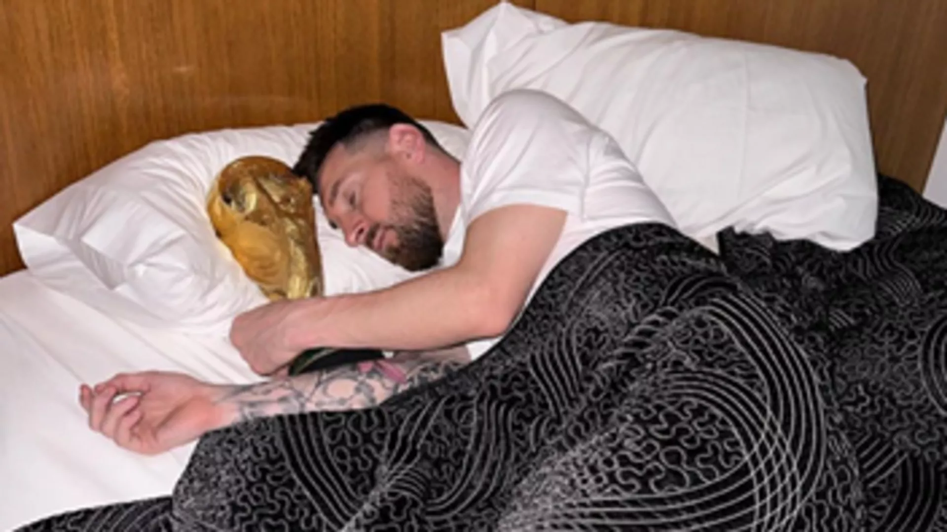 Messi kupayla yattı