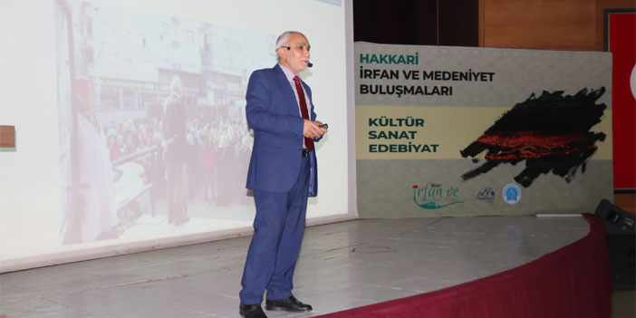 Hakkari'de 'Kaliteli Eğitim -İdeal Öğretmen' Konferansı