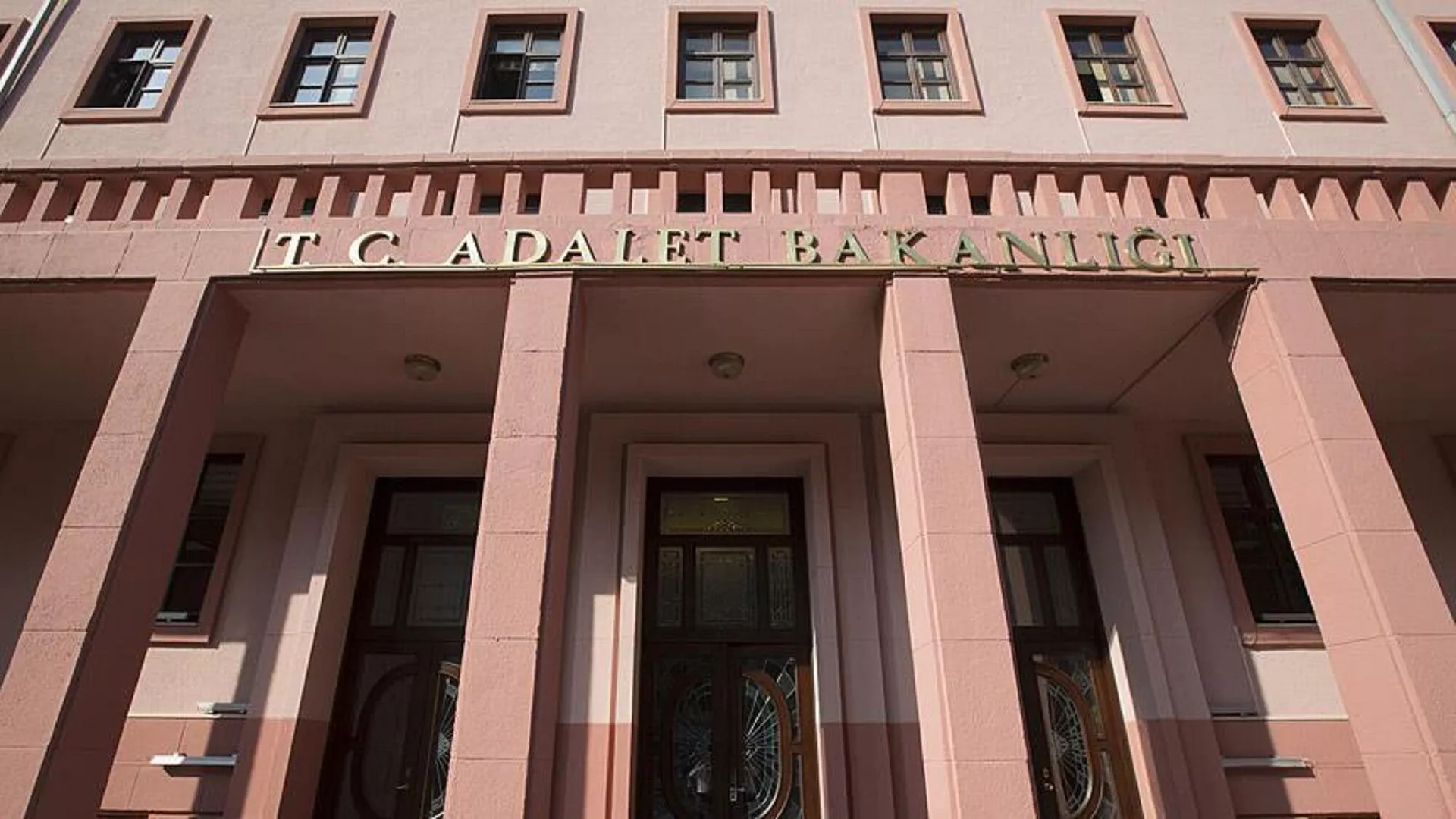 65 baro karşı çıktı