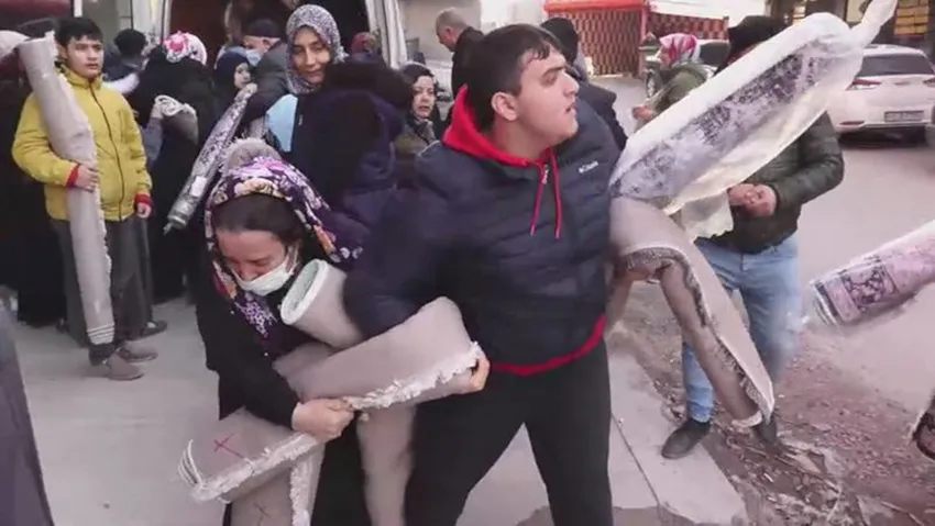 'Bedava halı' izdihamı