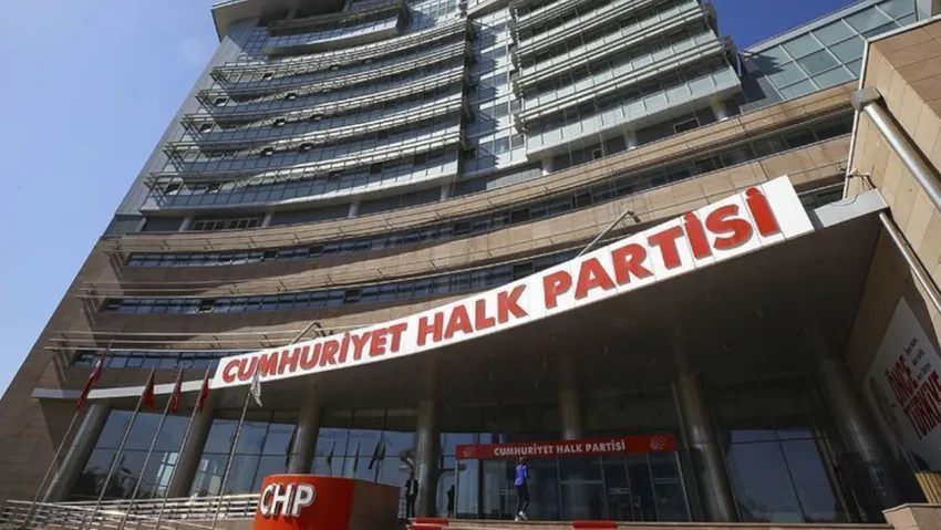 CHP'de 25 il başkanı istifa etti