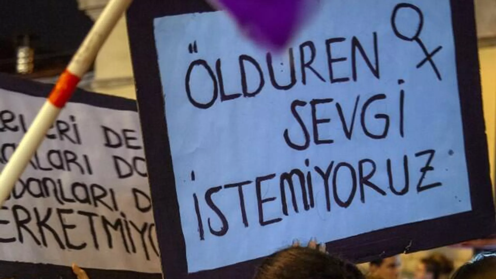 Çocuklarının gözleri önünde vuruldu