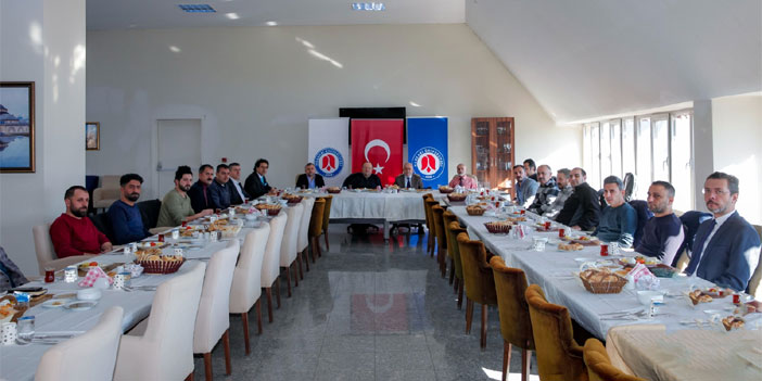 Rektör Pakiş Gazetecilerin gününü kutladı