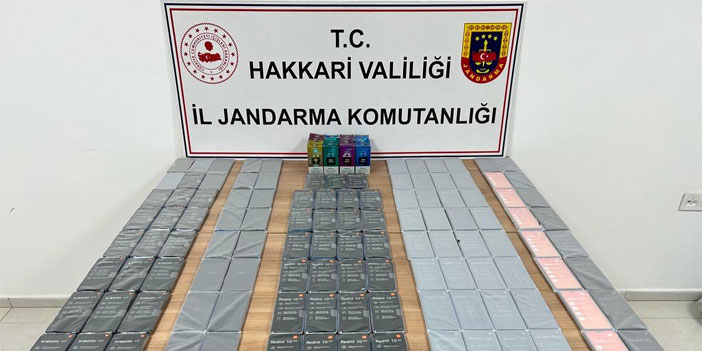 Derecik'te kaçak telefon ele geçirildi