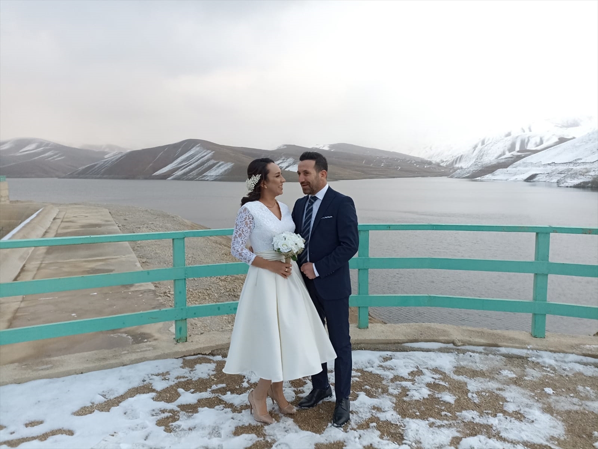 Meksikalı Guriel ile Hakkarili Yeşil, Yüksekova'da hayatlarını birleştirdi