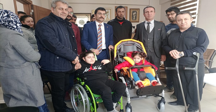 Vali Köroğlu, Engeliler derneğini ziyaret etti