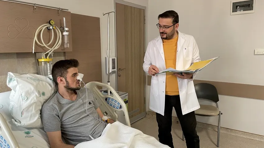 Ağrı kesici midesini deldi