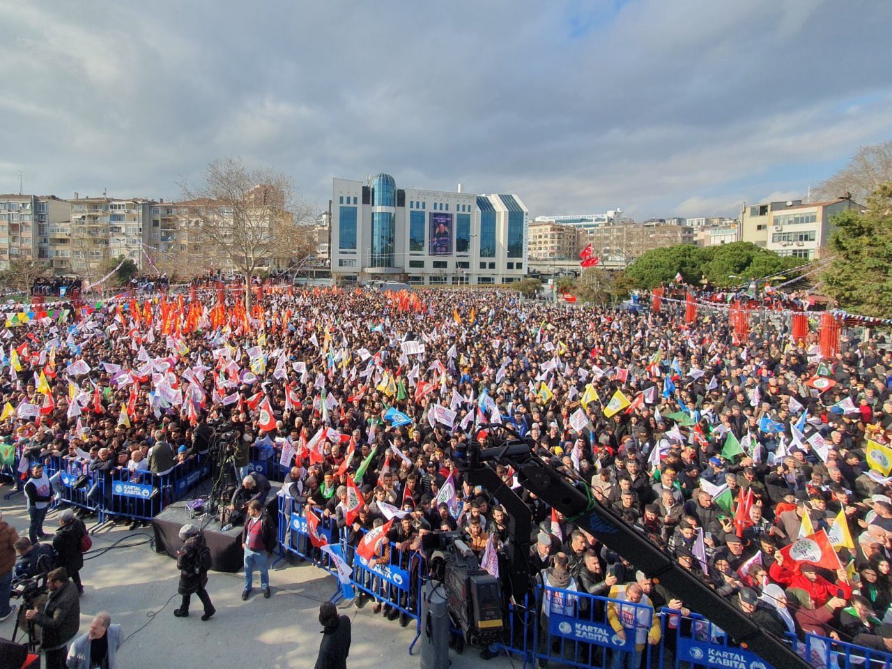 Emek ve Özgürlük İttifakı seçim startını verdi