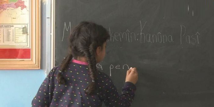 Şemdinli'de 15 ortaokulun 11’inde seçmeli ders Kürtçe oldu
