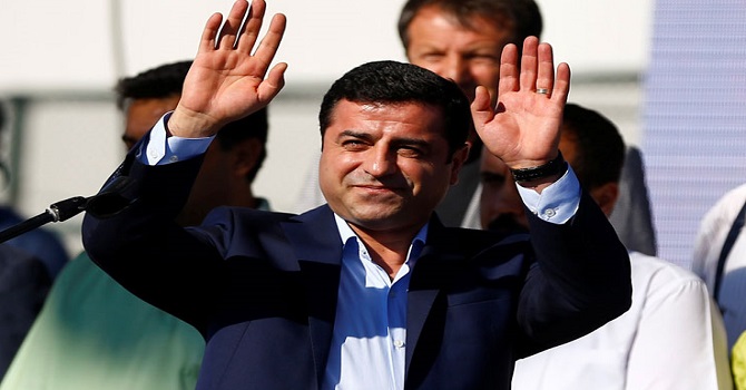 Selahattin Demirtaş cezaevinden şiir gönderdi