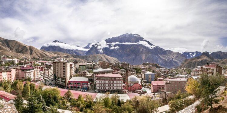 TÜİK araştırması: Genç nüfus oranı en yüksek il Hakkari