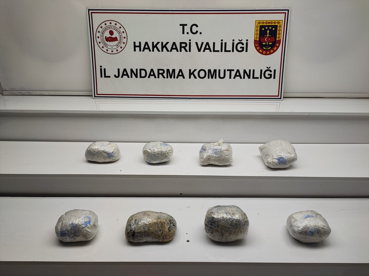 Hakkari kırsalında 10 kilo 900 gram uyuşturucu ele geçirildi