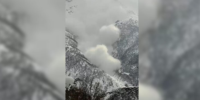 Şemdinli'de çığ düşme anı görüntülendi