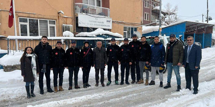 Hakkari'de öğretmenler afet bölgesine gönderildi