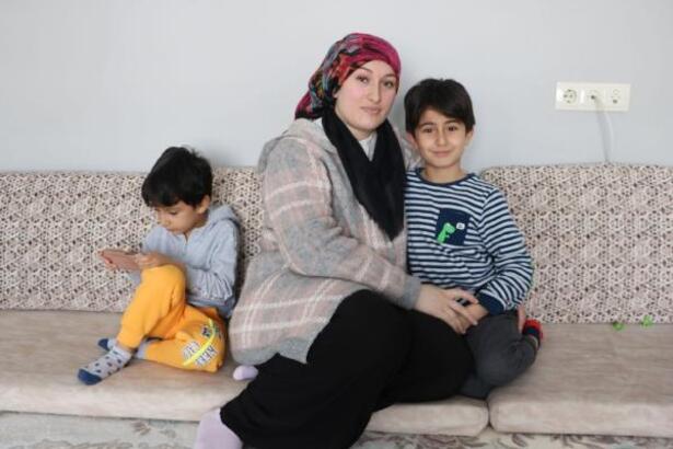 Pencereden atlayarak kurtuldular