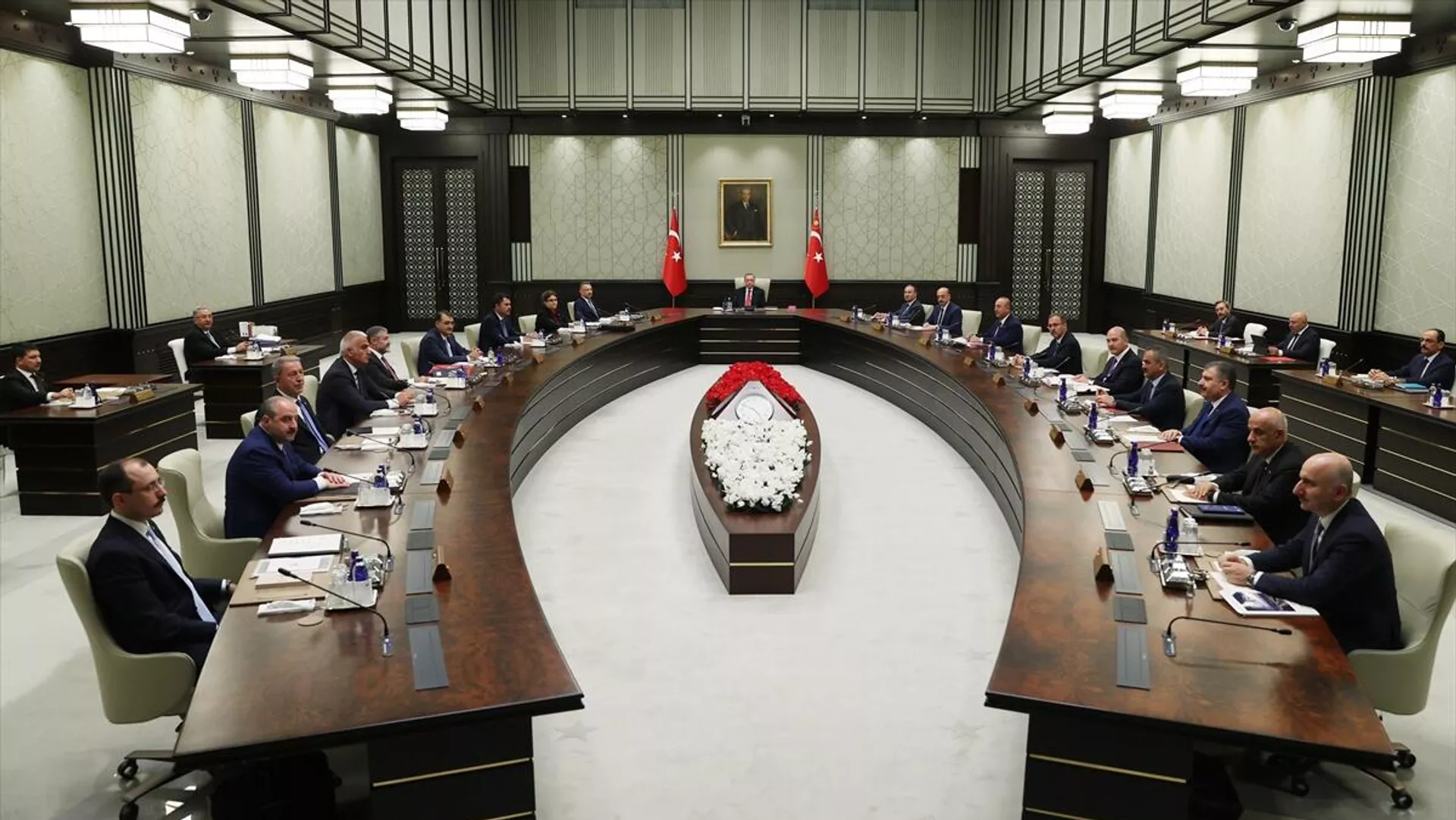 Kabine'de gündem deprem ve seçim tarihi