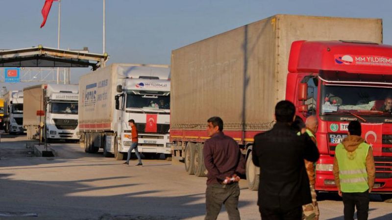 BM yardım konvoyu Suriye'ye geçti