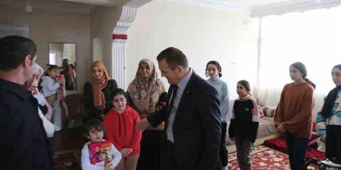 Hakkari'ye bin 200 depremzede geldi