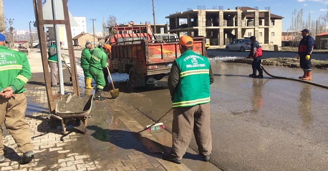 Yüksekova'da bahar temizliği sürüyor!