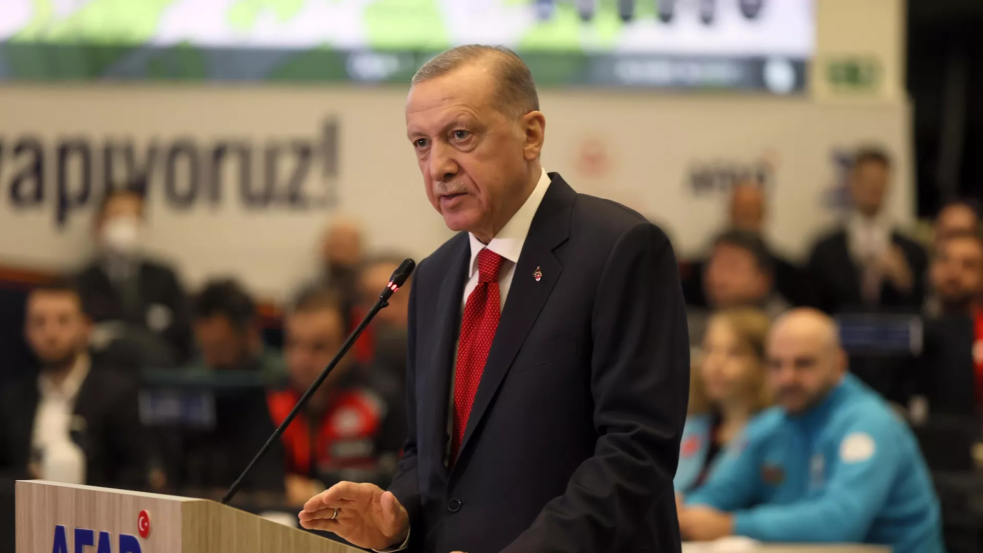 Erdoğan'dan enkazdan kurtarılan Aleyna Ölmez'e ziyaret