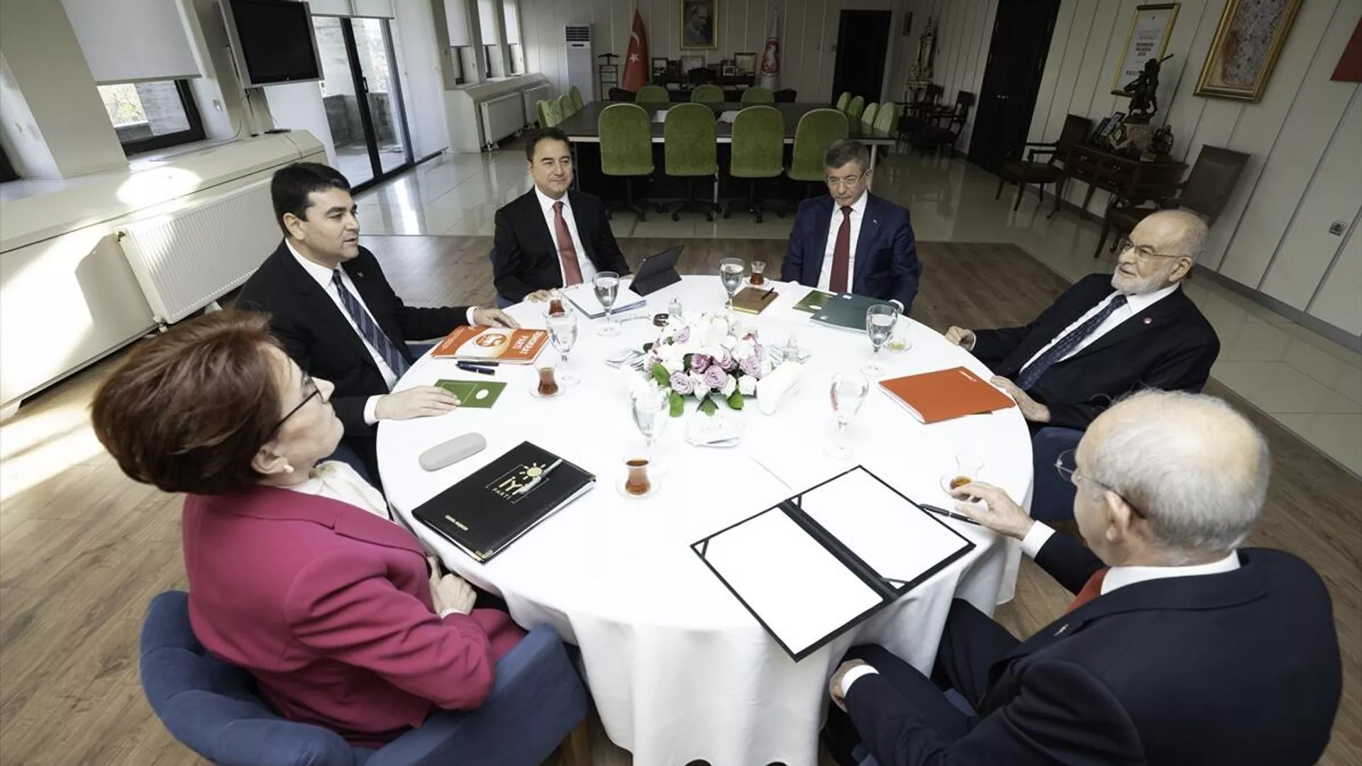 Altılı masa bugün 'aday'ı konuşacak