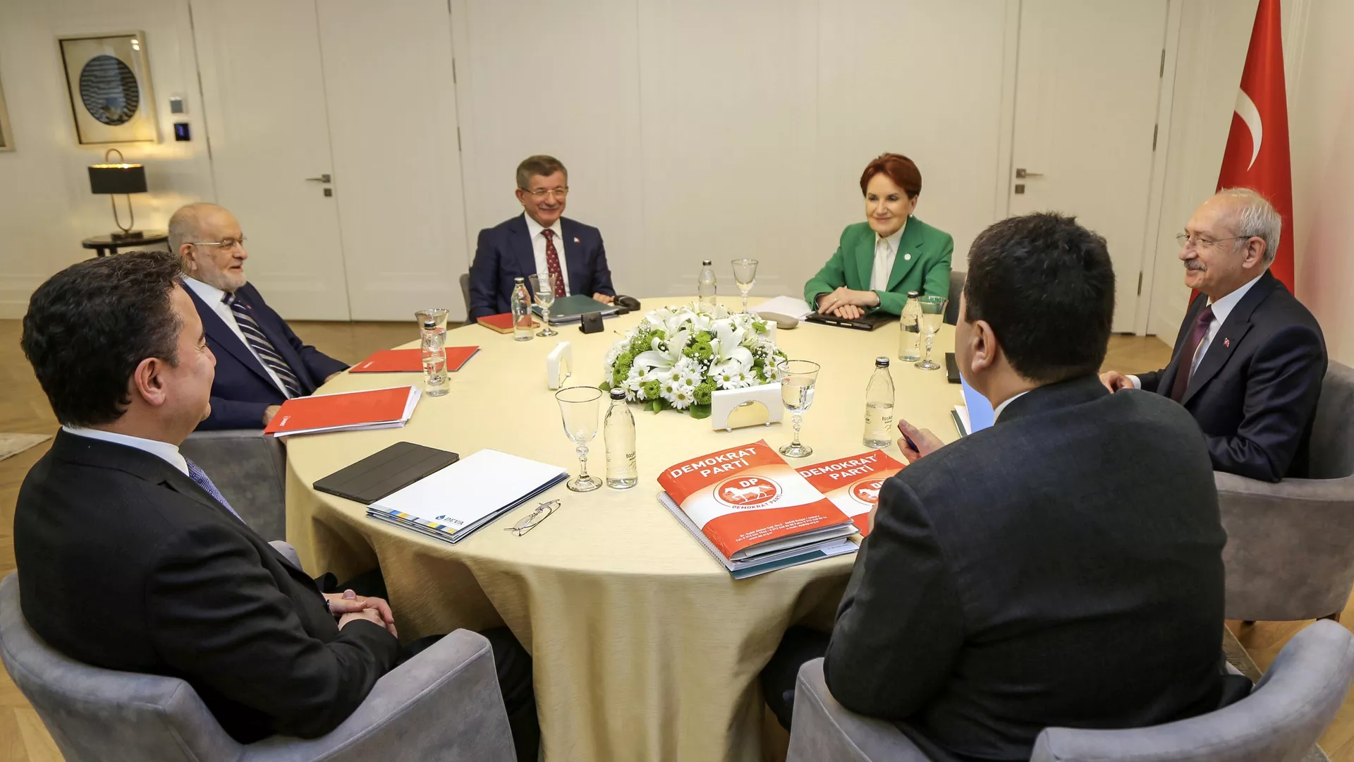 İYİ Parti lideri Akşener, Millet İttifakı toplantısı için Saadet Partisi'nde
