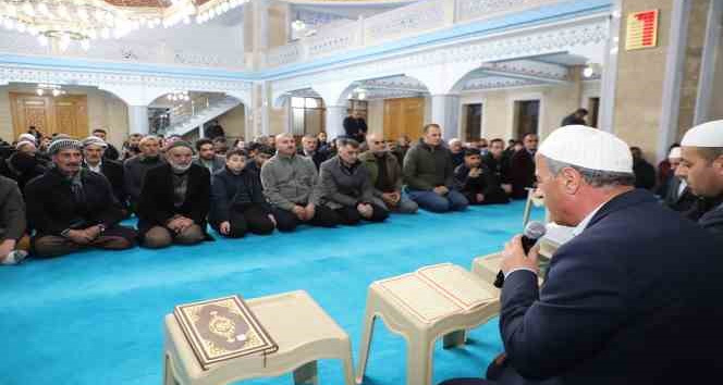 Hakkari'de Berat Kandili dualarla idrak edildi