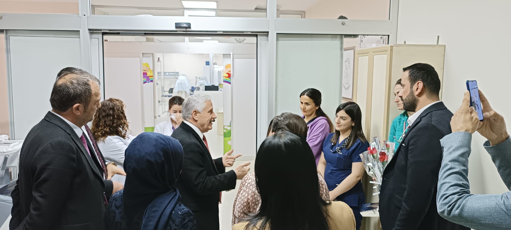 Ak Partili, Özbek ve Ertuş depremzede kadınları unutmadı