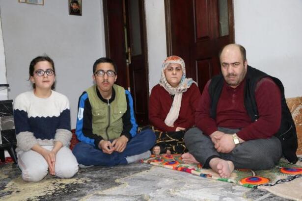 17 yıldır engelli oğluna ve eşine bakıyor