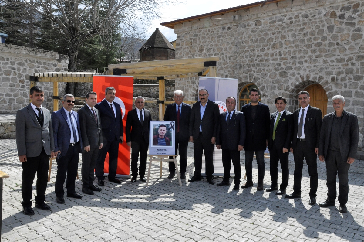 Depremde hayatını kaybeden eğitimciler Çukurca'da anıldı