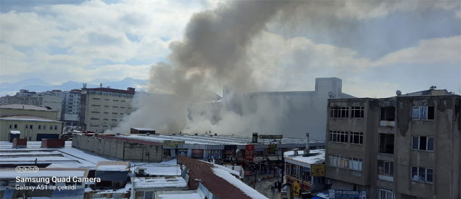 Van'ın Rus pazarında korkutan yangın