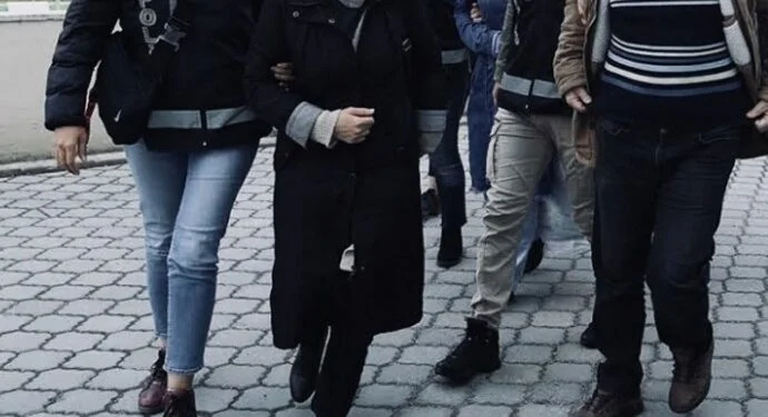 Van’da ev baskınları: 7’si çocuk 20’ye yakın gözaltı