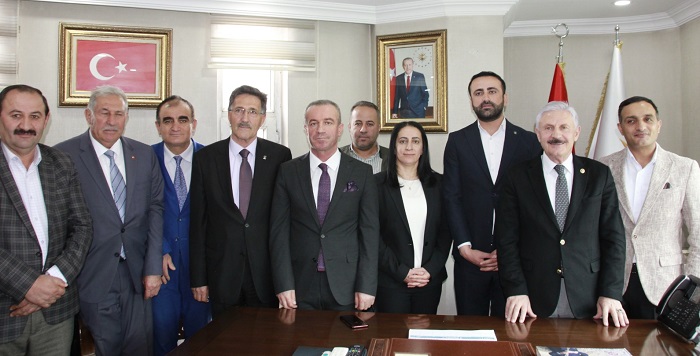 Ak Parti Hakkari yeni il başkanı Kaya, görevine başladı