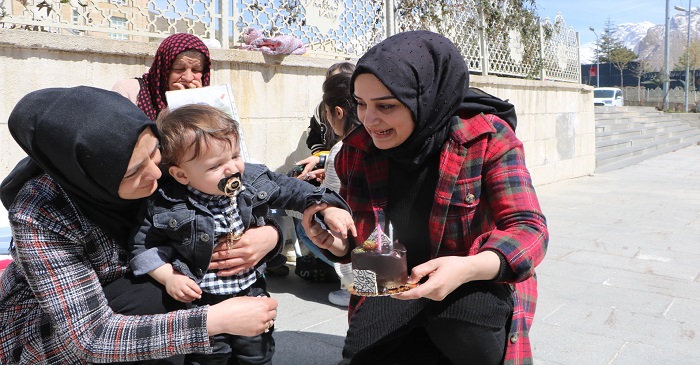 Hakkari'de devam eden ‘Adalet Nöbetinde' sürpriz doğum günü