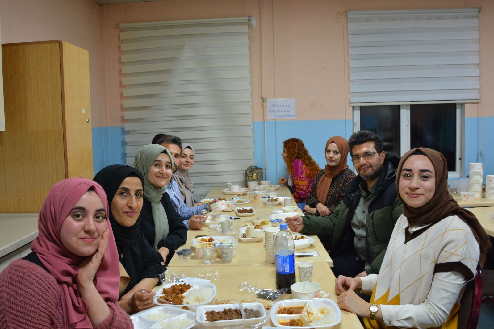 Şemdinli'de depremzedelere iftar yemeği